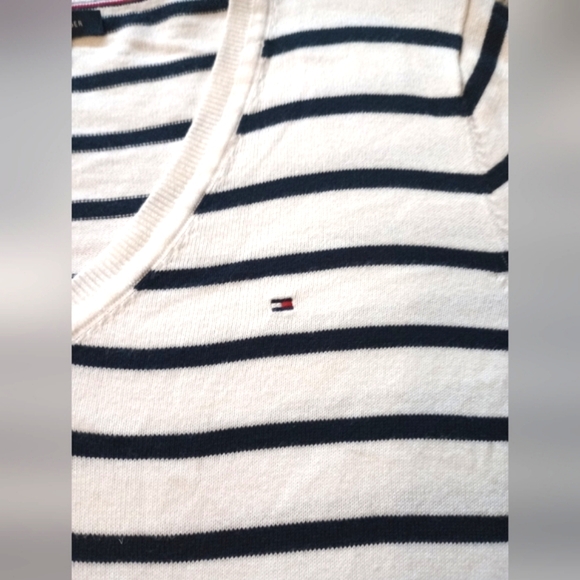 Tommy Hilfiger V-Neck Pullover Sweater - Picture 3 of 9